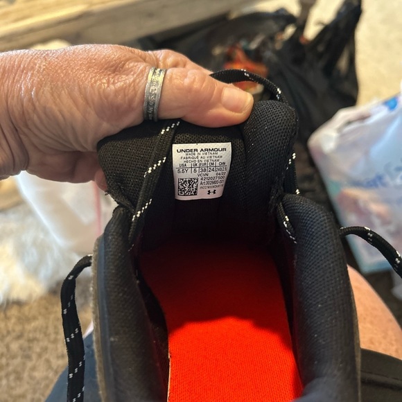 Reduced Under Armour Y5.5/W7 Leadoff Low Rubber Molded Baseball softball Cleat - Picture 10 of 10